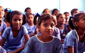 bambini in attesa di Mary's Meals
