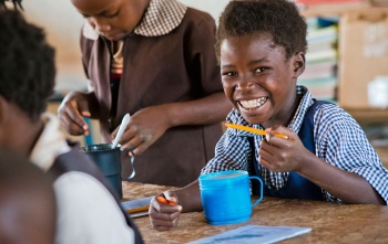 bambino in una classe
