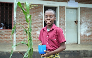 La fame infantile e l'impatto della siccità in Malawi 